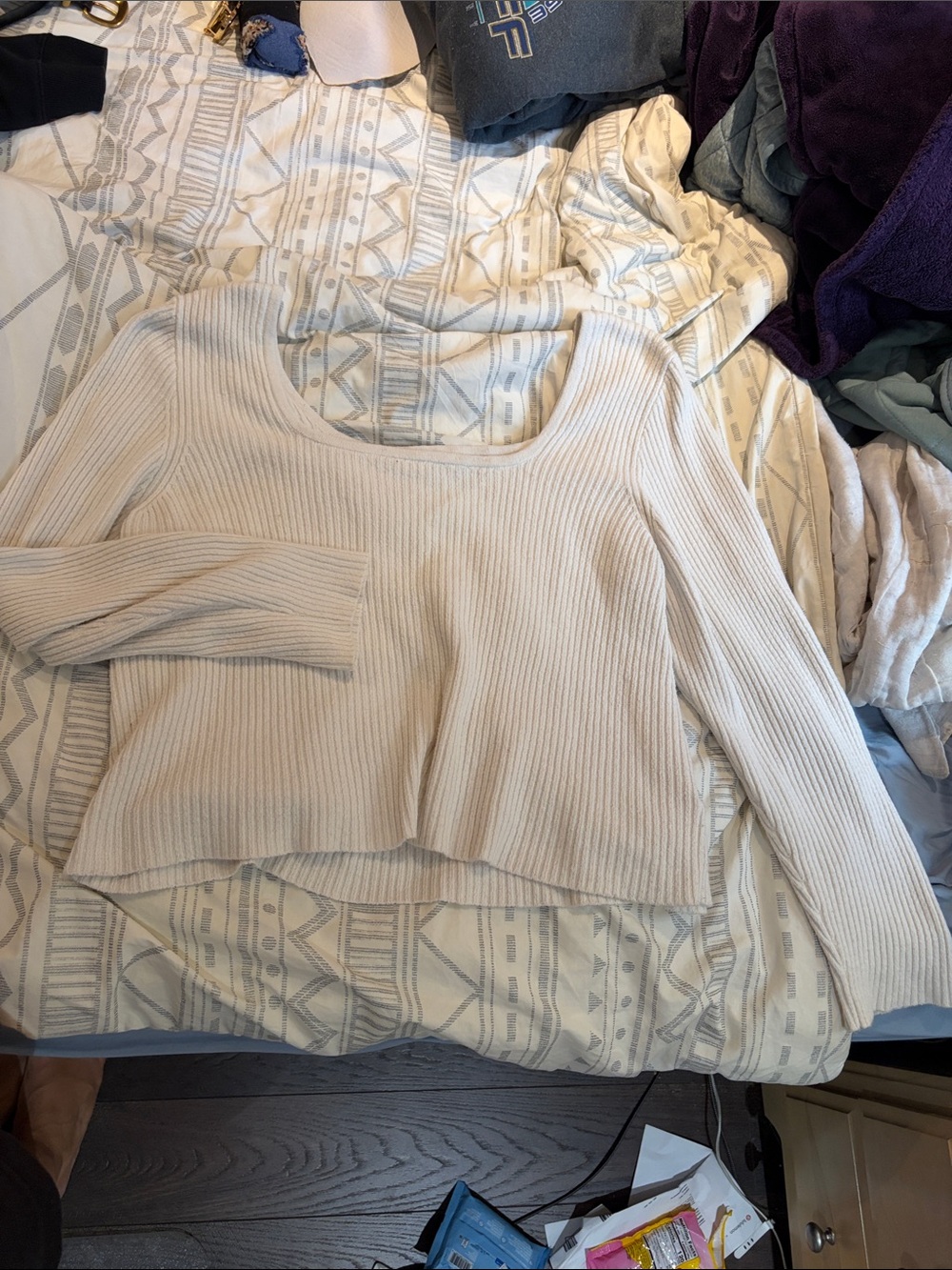 Old Navy Ribbed Scoop-Neck Long Sleeve Sweater in Cream